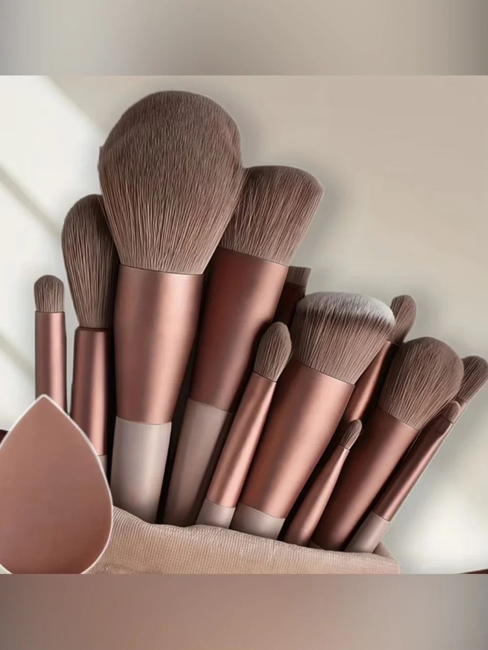 Rose Metallic 10-Piece Women’s Makeup Brush Set with Sponge
